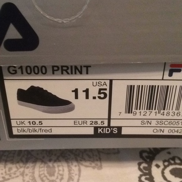 Little boys shoes 11.5 FILA NIB - Picture 2 of 3
